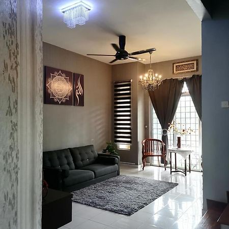 Dkamar Homestay At Desaru, Fully Aircond, Wifi, Coway, Street View 4 Min To Desaru Beach Kangkar Chemaran 외부 사진