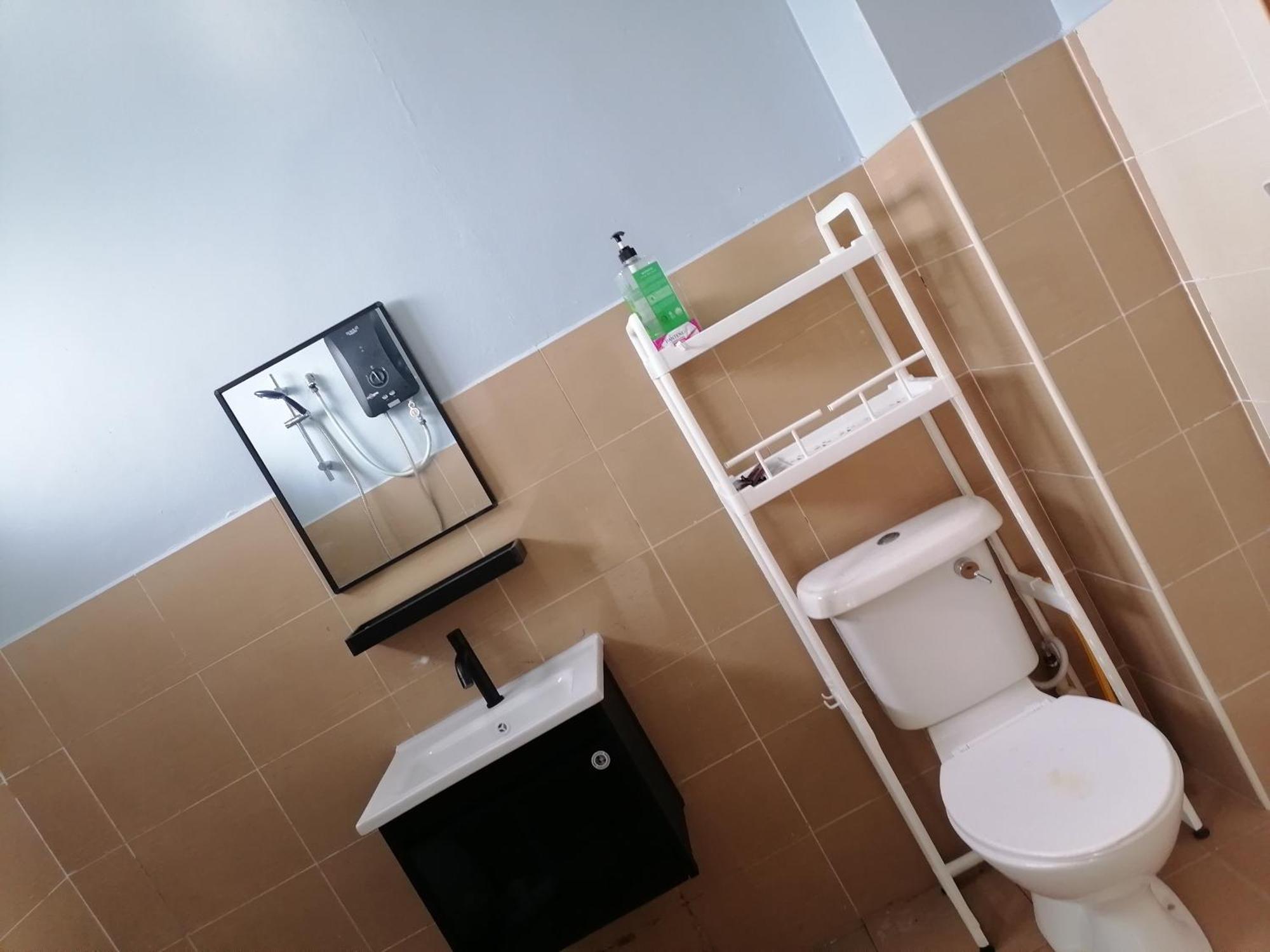 Dkamar Homestay At Desaru, Fully Aircond, Wifi, Coway, Street View 4 Min To Desaru Beach Kangkar Chemaran 외부 사진